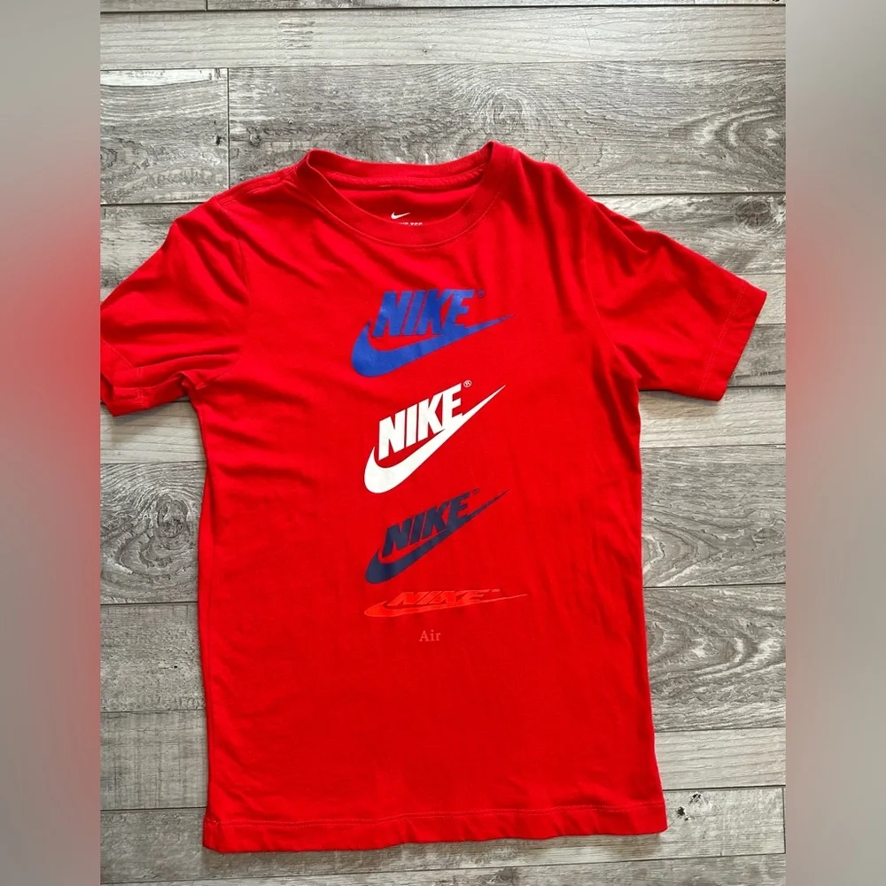 Nike -  Red Graphic Swoosh‎ Logos Short Sleeve Shirt - Youth Size Medium Cotton